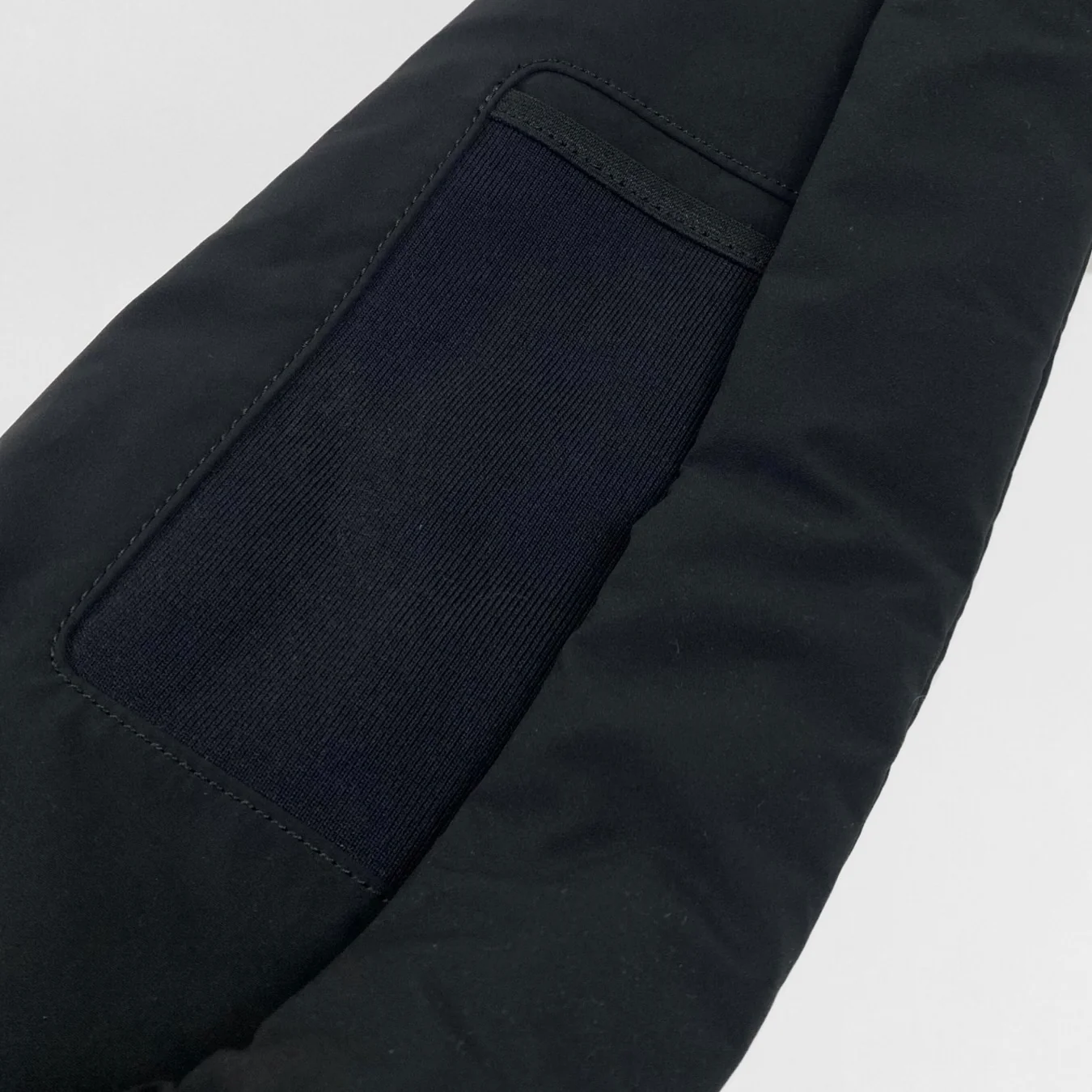 Yeezy Gap Balenciaga 2022 Snake Bag In True Black - Image 3